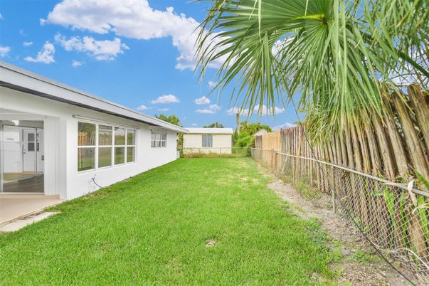 Backyard, Exterior