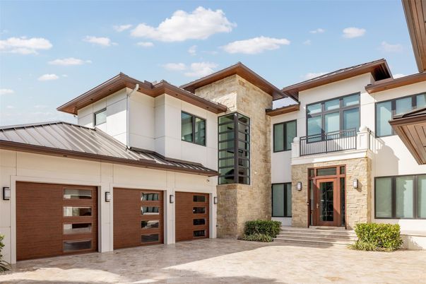 Attached, Exterior, Facade, Modern