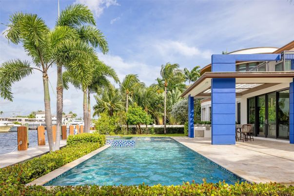 Exterior, Pool, Water