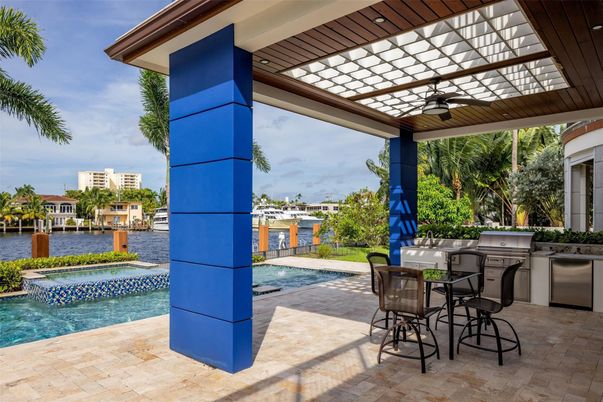 Exterior, Pool, Water