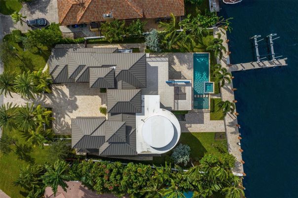 Exterior, Drone