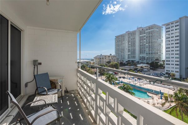 Exterior, Pool, Other