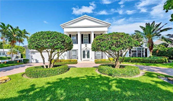 Attached, Backyard, Exterior, Facade, Georgian