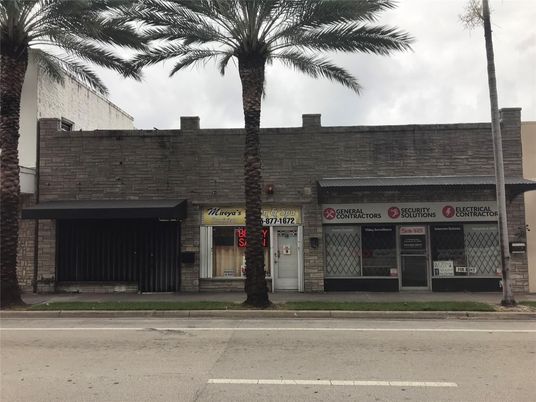 Exterior, Facade, Condo Building