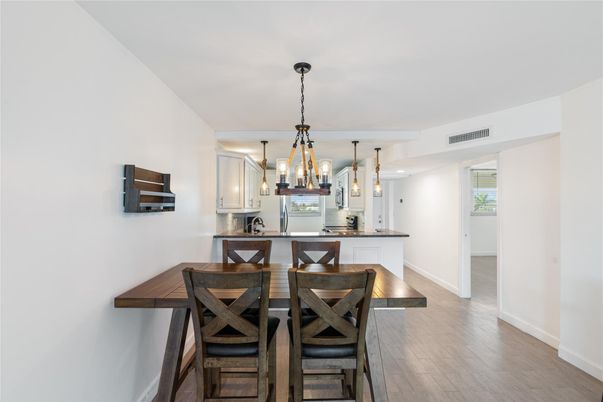 Dining room, Interior, Kitchen, Pendant Lights, Recessed Lighting, Wood Texture Flooring