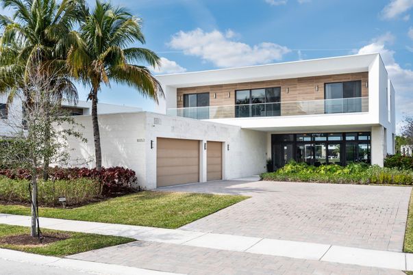 Attached, Exterior, Facade, Modern