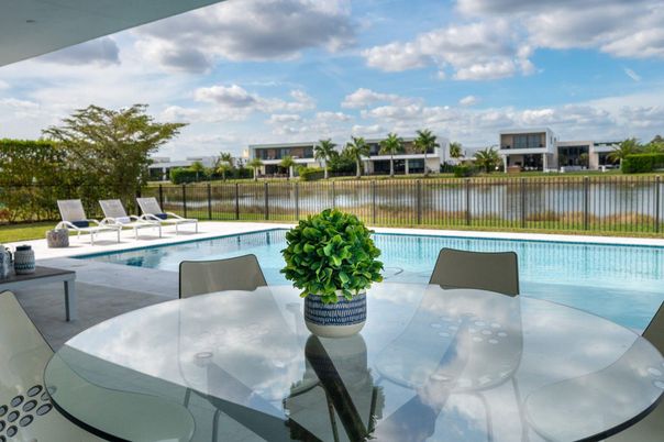 Exterior, Pool, Water