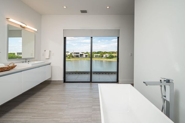 Bathroom, Free Standing Baths, Interior, Recessed Lighting, Water