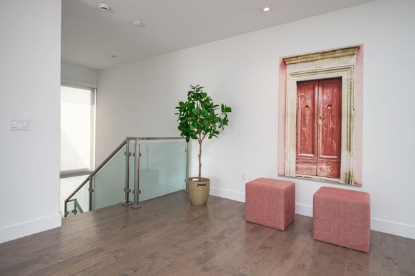 Interior, Recessed Lighting, Wood Texture Flooring