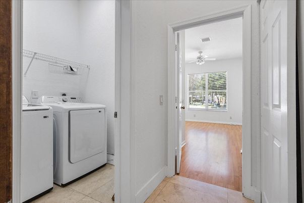 Interior, Washer, Wood Texture Flooring
