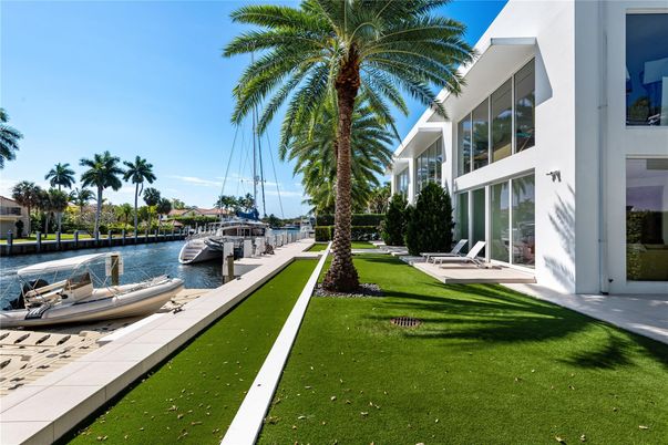 Exterior, Water