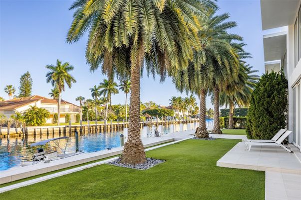 Backyard, Exterior, Pool, Water