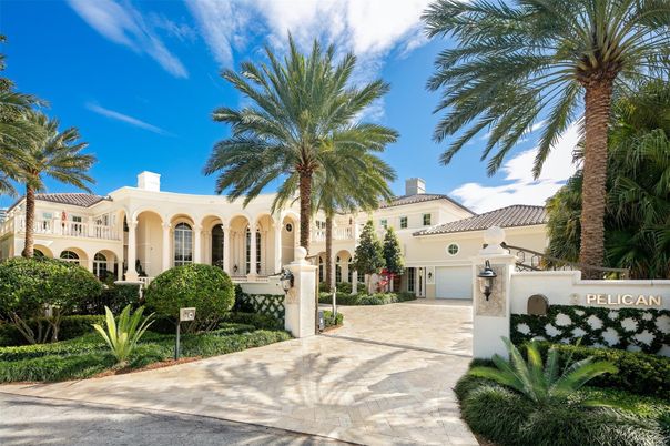 Attached, Exterior, Facade, Spanish Mediterranean