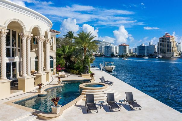 Exterior, Pool, Water