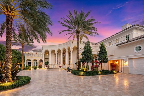 Attached, Exterior, Facade, Mediterranean