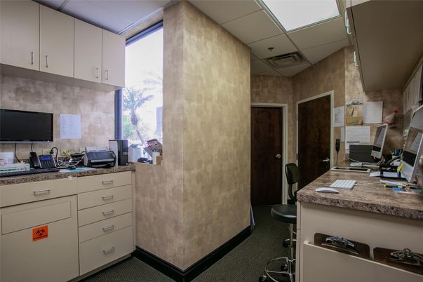 Home Office, Interior