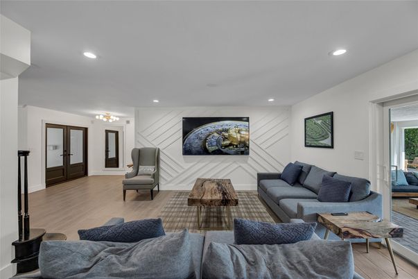 Chandelier, Interior, Living room, Recessed Lighting, Wood Texture Flooring