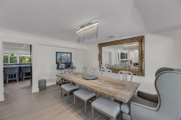 Chandelier, Dining room, Interior, Recessed Lighting, Wood Texture Flooring