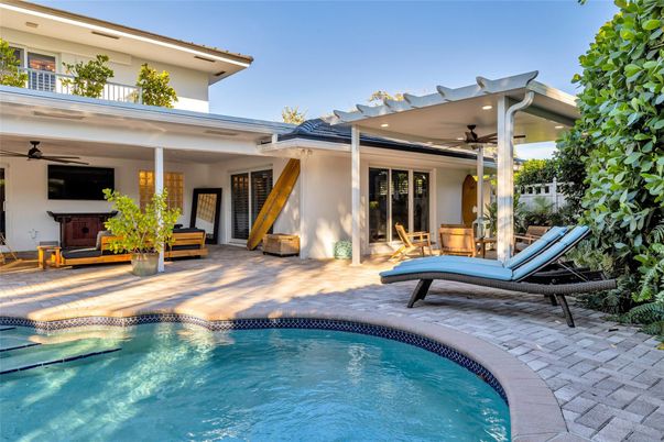 Exterior, Pool