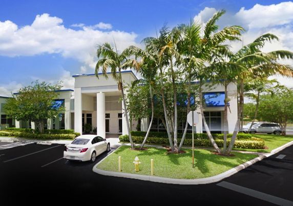 Attached, Exterior, Facade, Modern