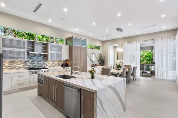 Dining room, Interior, Kitchen, Pendant Lights, Recessed Lighting, Stainless Steel Appliances