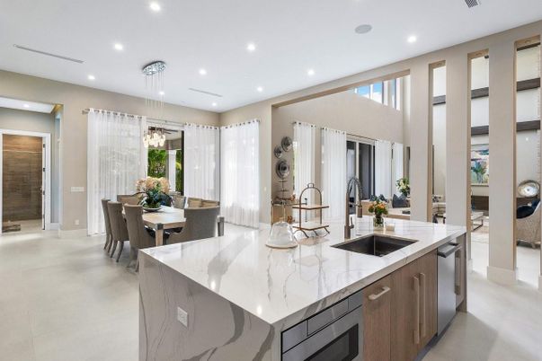 Dining room, Interior, Kitchen, Pendant Lights, Recessed Lighting, Stainless Steel Appliances