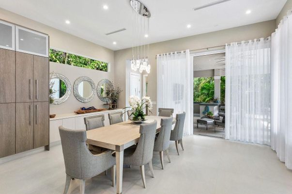 Dining room, Interior, Pendant Lights, Recessed Lighting