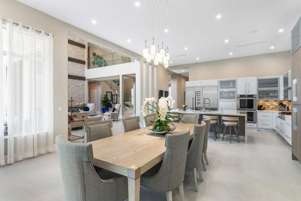 Dining room, Interior, Kitchen, Pendant Lights, Recessed Lighting, Stainless Steel Appliances