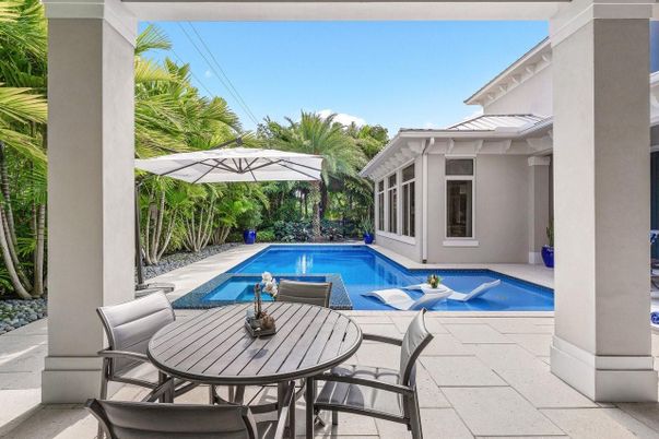 Exterior, Pool