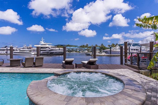 Exterior, Pool, Water