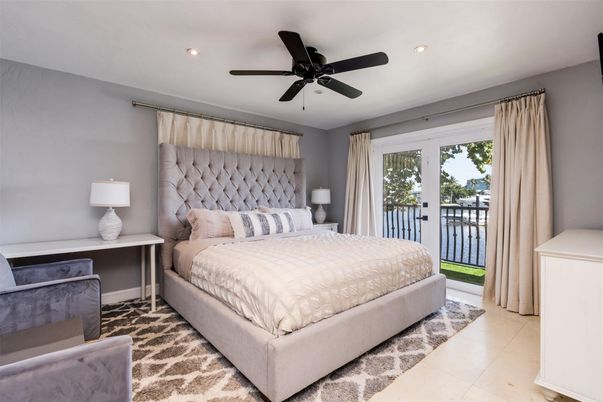 Bedroom, Interior, Recessed Lighting, Water
