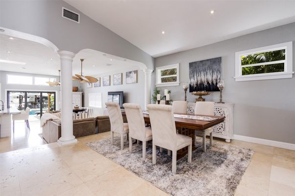 Dining room, Interior, Pendant Lights, Recessed Lighting