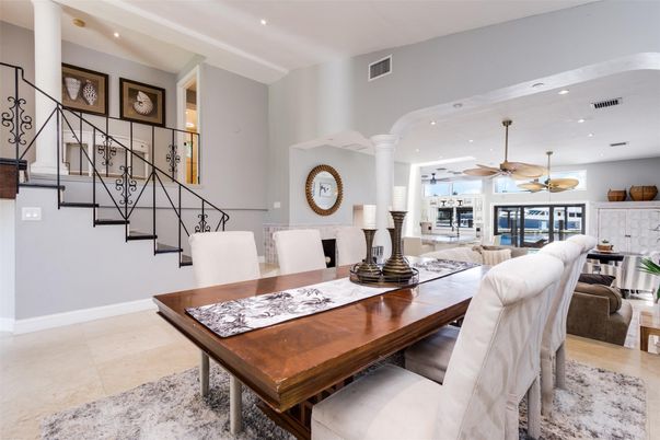 Dining room, Interior, Living room, Pendant Lights, Recessed Lighting, Water