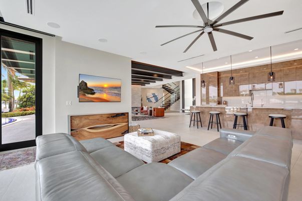Interior, Kitchen, Living room, Pendant Lights, Recessed Lighting, Wooden Beams
