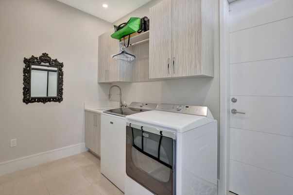 Interior, Recessed Lighting, Washer