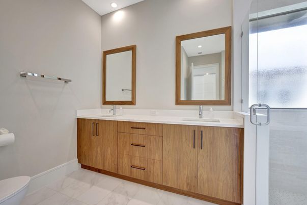 Bathroom, Dual Sink Vanities, Interior, Recessed Lighting