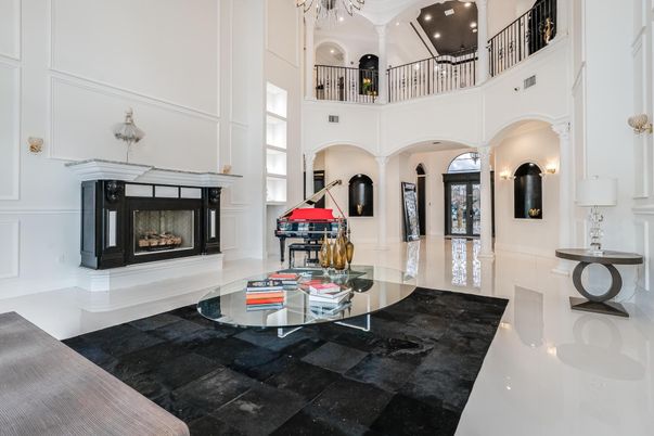 Fireplace, Interior, Living room, Piano, Recessed Lighting