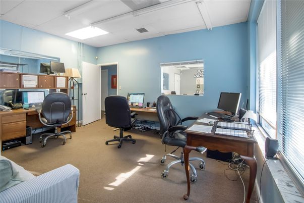 Home Office, Interior