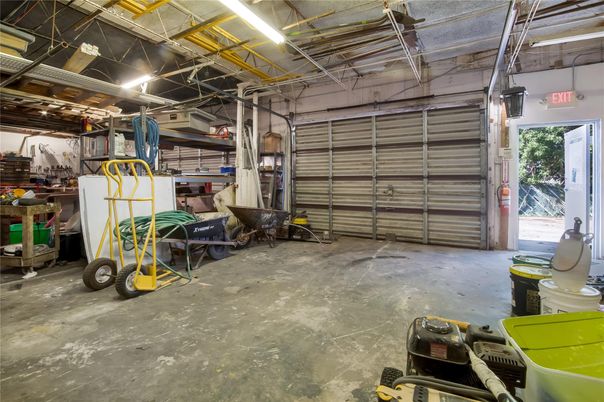 Garage, Interior