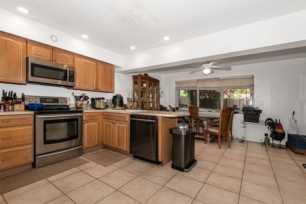 Dining room, Interior, Kitchen, Recessed Lighting, Stainless Steel Appliances