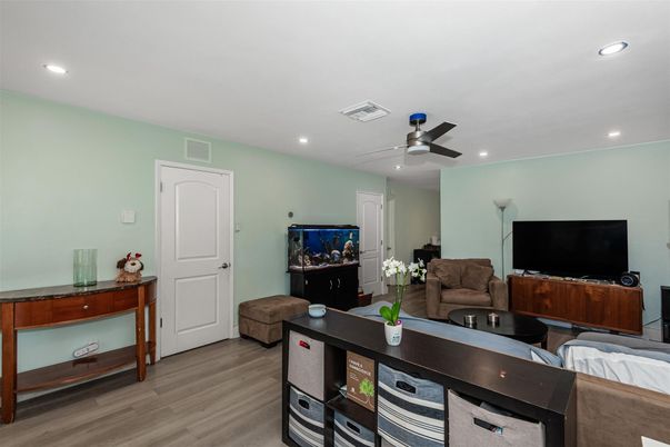 Interior, Living room, Recessed Lighting, Wood Texture Flooring