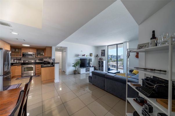 Interior, Kitchen, Living room, Recessed Lighting, Stainless Steel Appliances