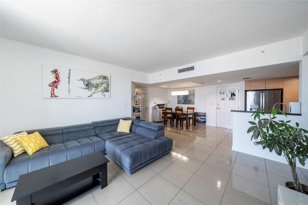 Dining room, Interior, Kitchen, Living room, Pendant Lights, Recessed Lighting, Stainless Steel Appliances