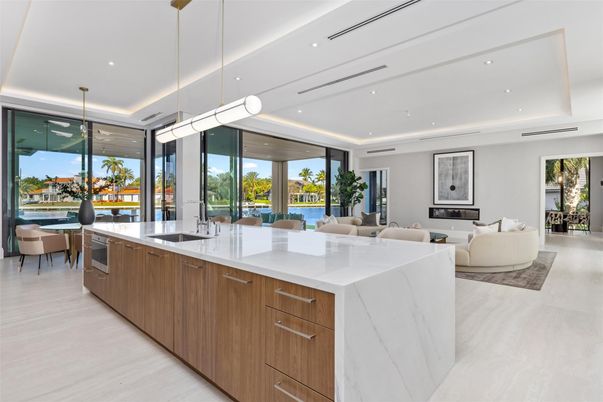 Dining room, Interior, Kitchen, Living room, Pendant Lights, Recessed Lighting, Stainless Steel Appliances