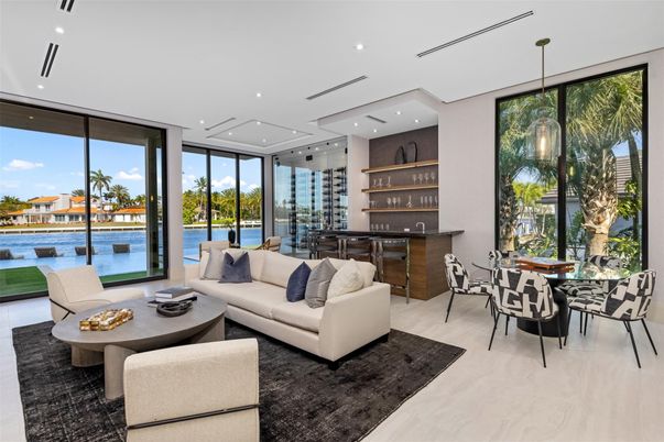 Dining room, Interior, Living room, Pendant Lights, Recessed Lighting, Water