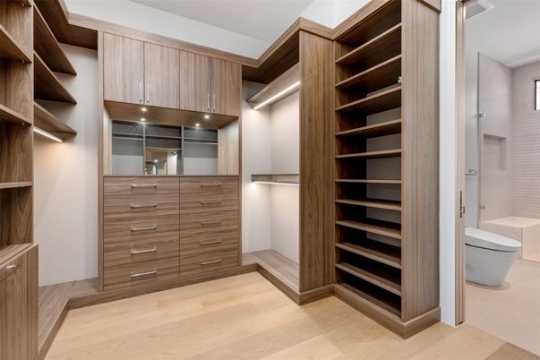 Bathroom, Interior, Walk-in Closets, Wood Texture Flooring