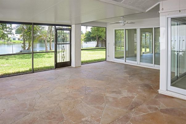 Empty room, Interior, Sun Room, Water