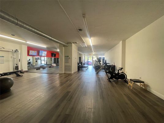 Fitness Equipment, Interior, Recessed Lighting, Wood Texture Flooring