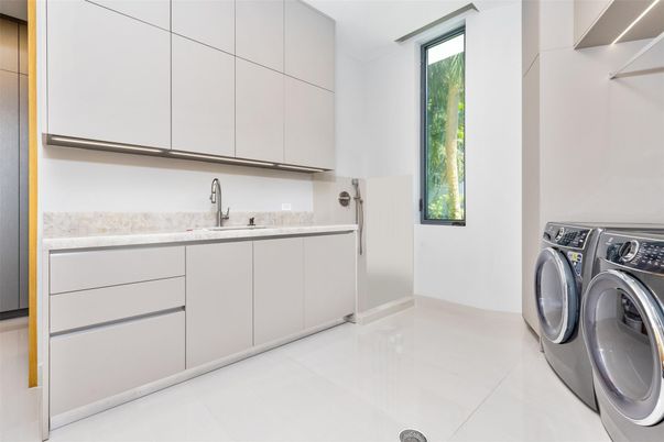 Interior, Washer