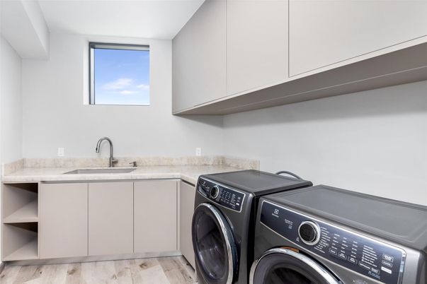 Interior, Washer, Wood Texture Flooring